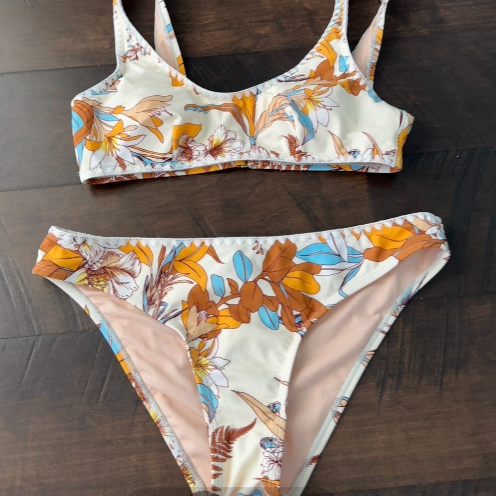 Bikini Set - Picture 4 of 16